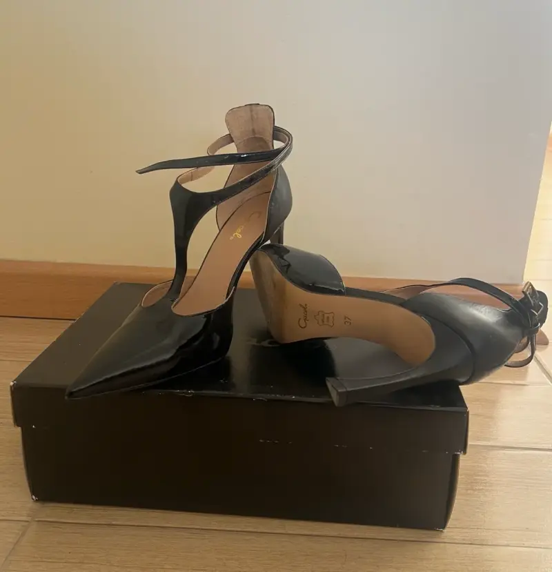 Tacones Gacel negros de charol - 3
