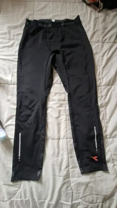 Pantalones deportivos negros - miniatura 1