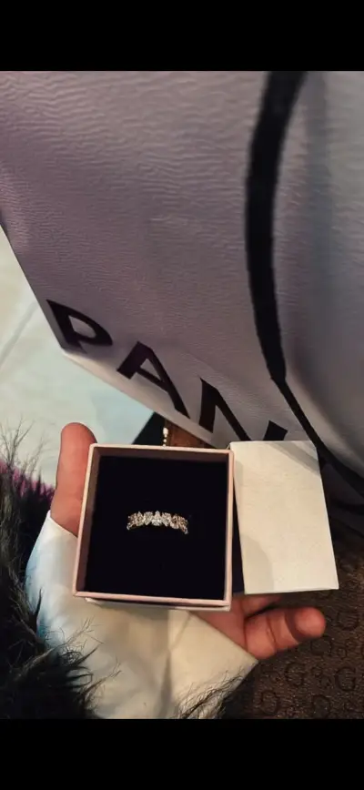 Anillo Banda con Brillos Alternos - miniatura 1