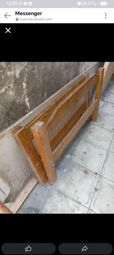 Marquesal de madera para cama - miniatura 1