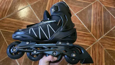 Patines en línea negros ajustables - miniatura 1