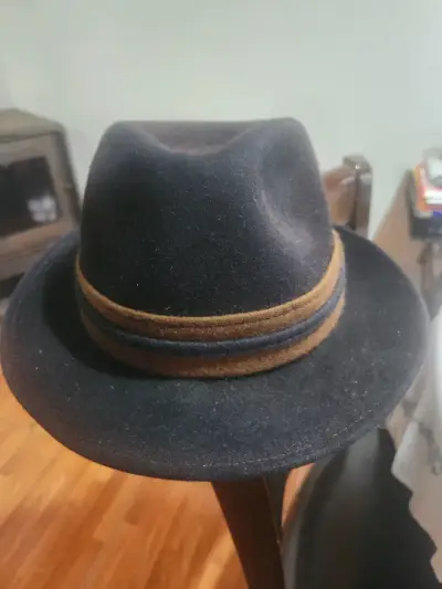 Sombrero de fieltro negro - miniatura 3
