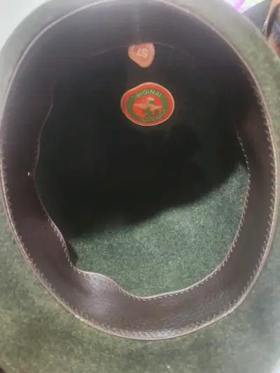Sombrero verde estilo alpino - miniatura 4