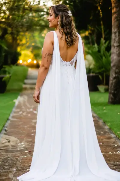 Vestido de novia blanco elegante - miniatura 2