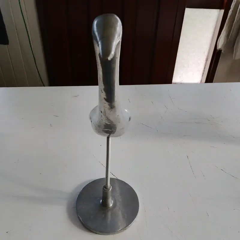 Escultura de pájaro metálico - 4