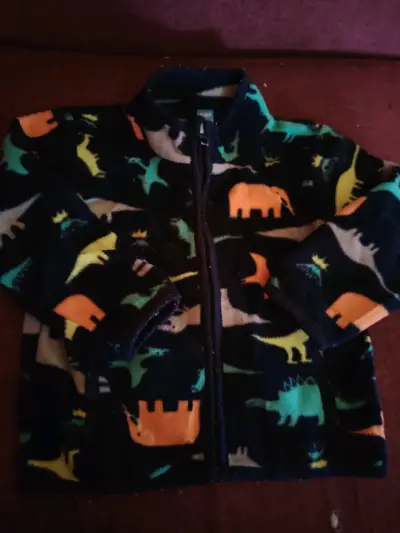 Ropa infantil con estampados de dinosaurios - miniatura 2