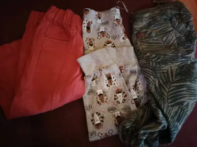 Ropa infantil con estampados de dinosaurios - miniatura 3