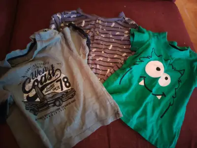 Ropa infantil con estampados de dinosaurios - miniatura 4