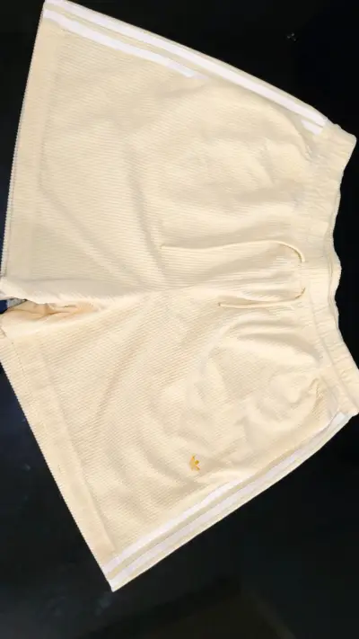 Shorts beige deportivos - miniatura 1