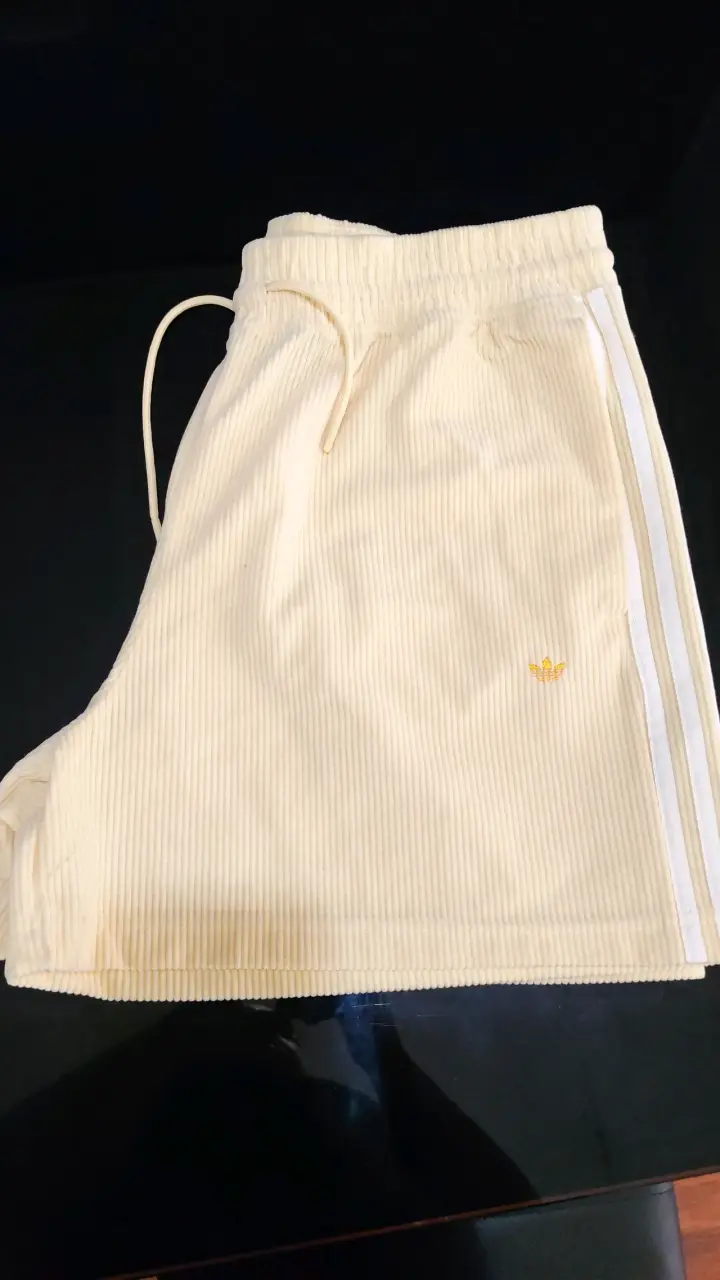 Shorts beige deportivos - 2