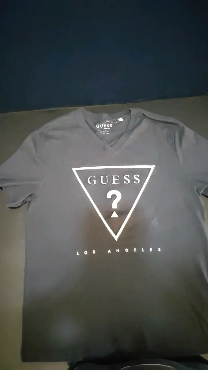Polera negra Guess Los Angeles - 2