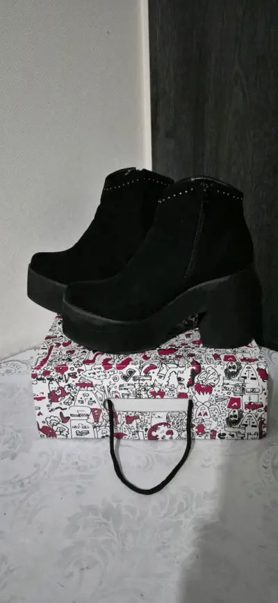 Botines negros con tacón grueso - miniatura 6