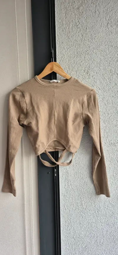 Polera corta marrón de manga larga - miniatura 1
