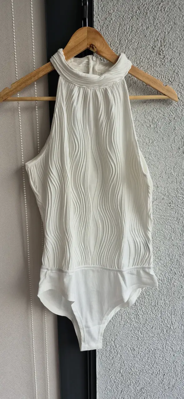 Body blanco sin mangas