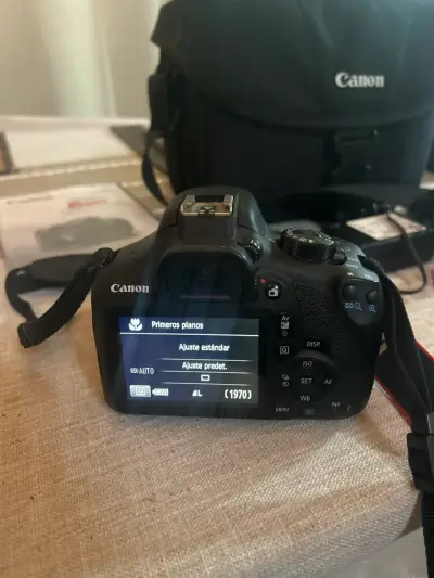 Cámara Canon EOS con accesorios - miniatura 2
