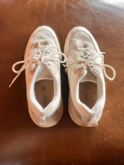 Zapatillas deportivas blancas - miniatura 1