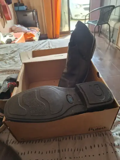 Botines negros con cierre lateral - miniatura 1
