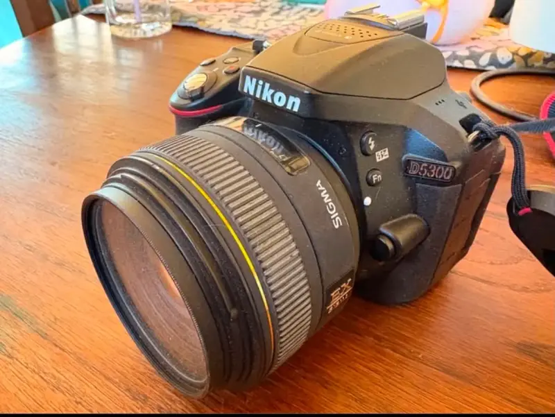 Nikon D5300 + Lente Sigma 30mm f/1.4 EX DC HSM - 2