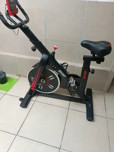 Bicicleta spinning para ejercicio - miniatura 1