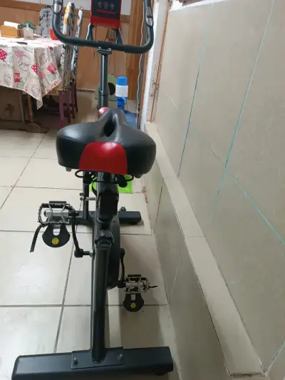 Bicicleta spinning para ejercicio - miniatura 2