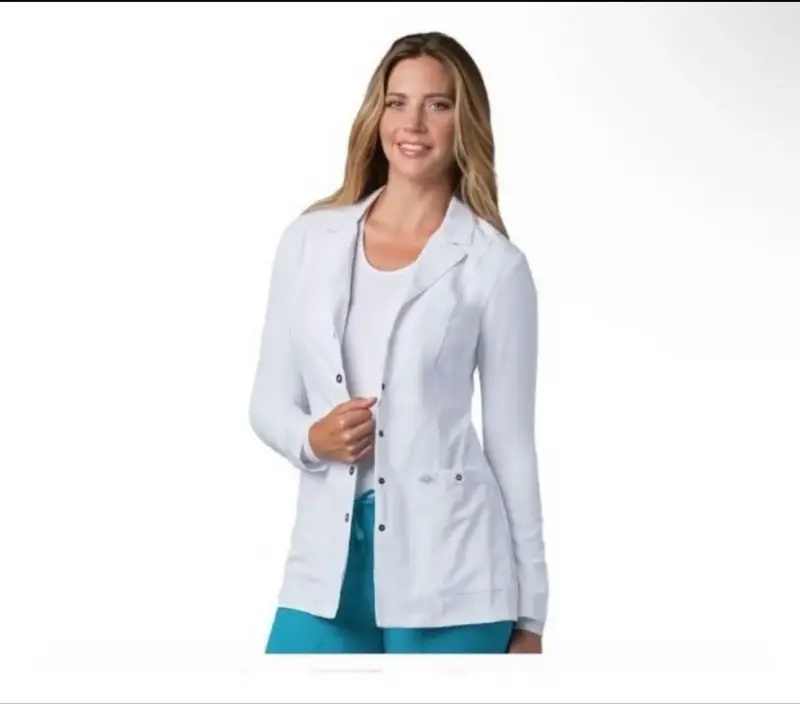 Blazer médico blanco para mujer