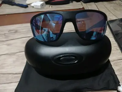 Gafas de sol deportivas negras - miniatura 1