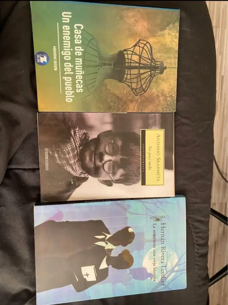 Set de tres libros variados