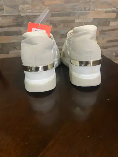 Zapatillas deportivas brillantes - miniatura 2