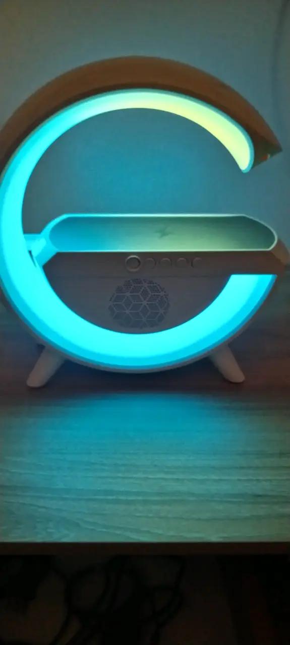 Lámpara Parlante RGB + Carga Inalámbrica (Nuevo) - 3