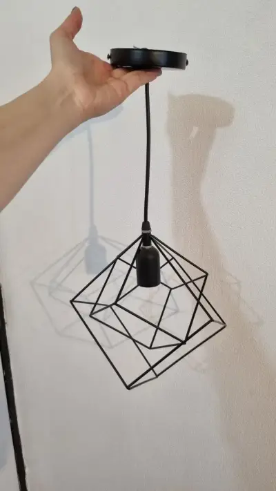 Lámpara colgante de metal negro - miniatura 1