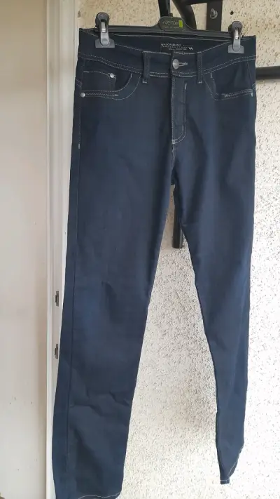 Jeans azul oscuro clásico - miniatura 1