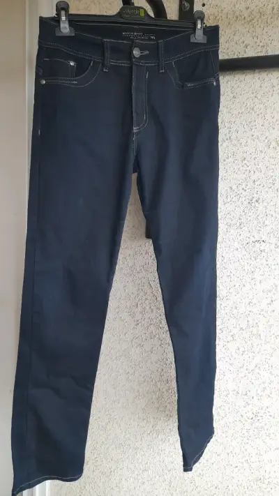 Jeans azul oscuro clásico - miniatura 2