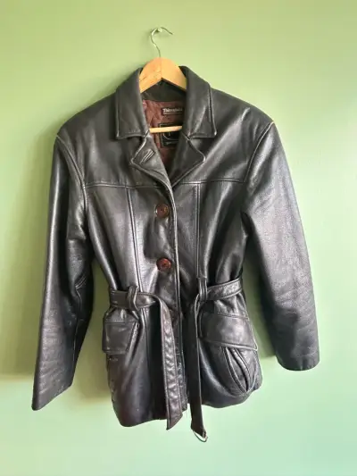 Chaqueta de cuero negra - miniatura 3