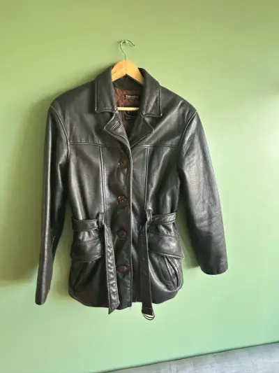 Chaqueta de cuero negra - miniatura 4