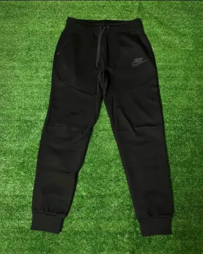 Pantalón deportivo negro Nike - miniatura 1