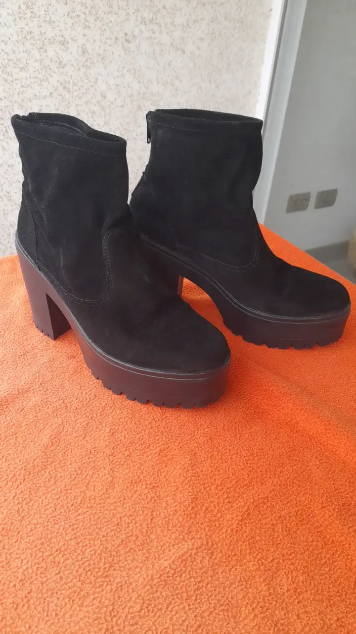 Botines negros con taco - 3