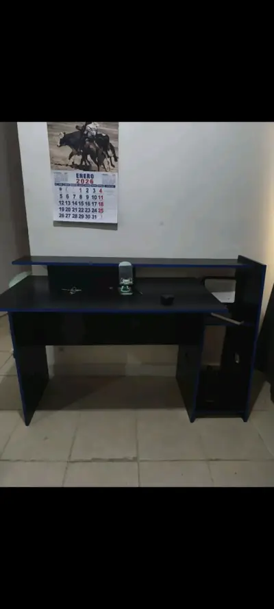 Escritorio negro funcional - miniatura 1