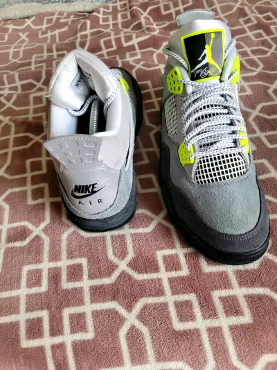 Zapatillas Nike Jordan 4 SE Neón 2020 - miniatura 2