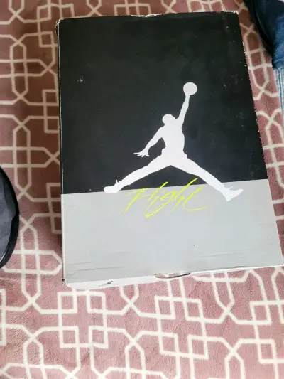 Zapatillas Nike Jordan 4 SE Neón 2020 - miniatura 5