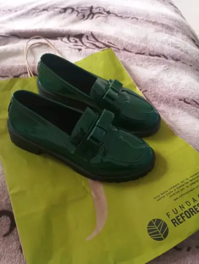 Zapatos mocasines verdes brillantes - miniatura 1
