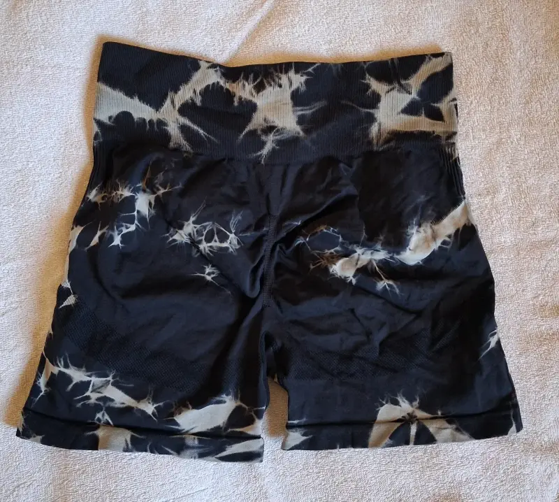 Shorts deportivos push up  tie dye talla L - 2