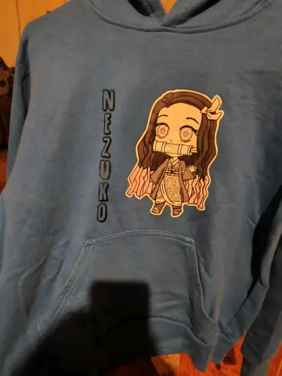 Polerón azul con estampado Nezuko - miniatura 1