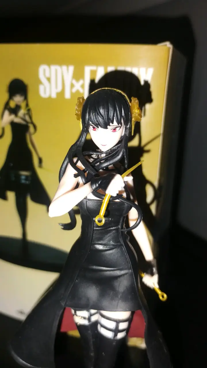 Figura Spy x Family Yor - 3