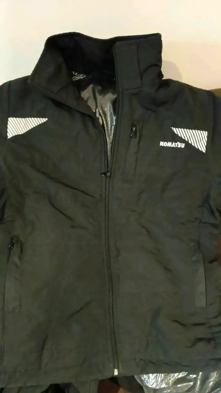 Chaqueta Komatsu azul y negra - 2