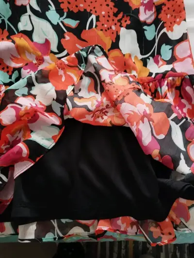 Vestido floral colorido - miniatura 3