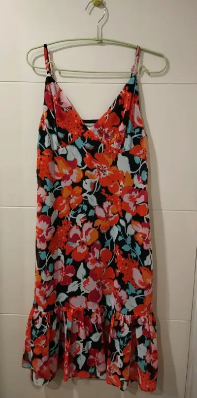 Vestido floral colorido - miniatura 1