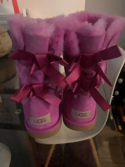 UGG rosadas 23.5 cms - miniatura 2