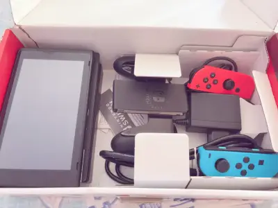 Nintendo Switch con caja original - miniatura 3