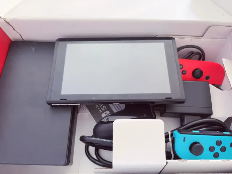 Nintendo Switch con caja original - 5