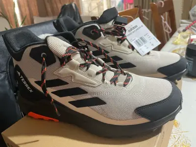 Zapatillas Adidas Terrex beige - miniatura 1